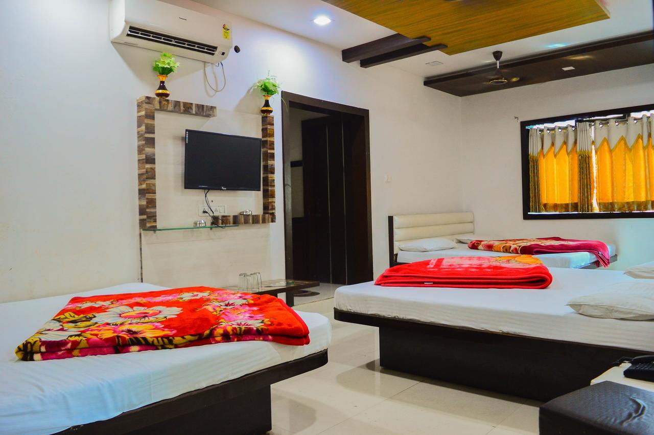 Hotel Shree Dwarkadhish Palace Ujjain Buitenkant foto