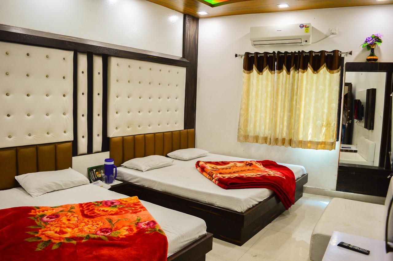 Hotel Shree Dwarkadhish Palace Ujjain Buitenkant foto