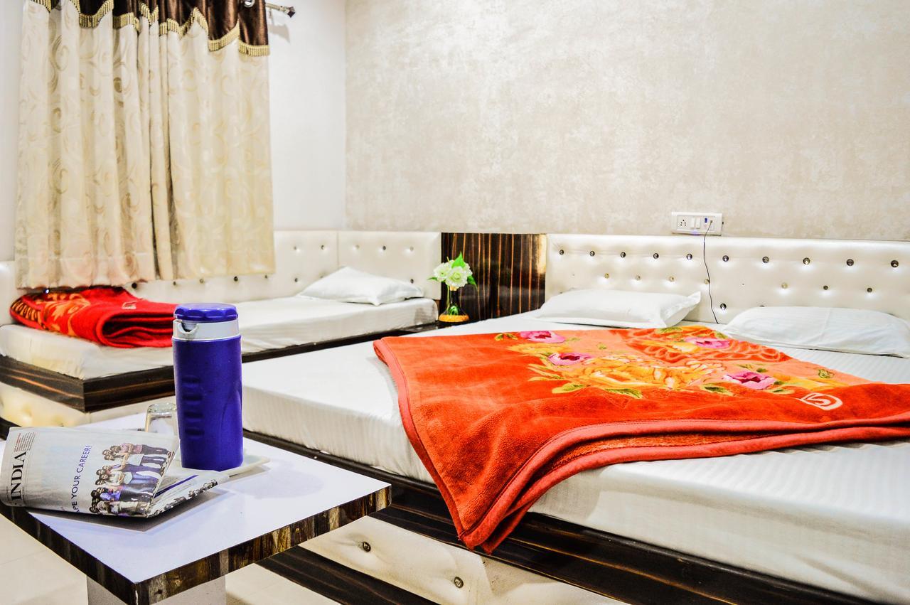 Hotel Shree Dwarkadhish Palace Ujjain Buitenkant foto