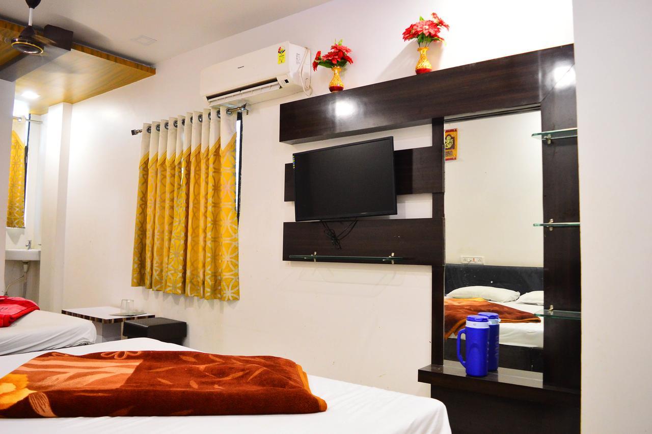 Hotel Shree Dwarkadhish Palace Ujjain Buitenkant foto
